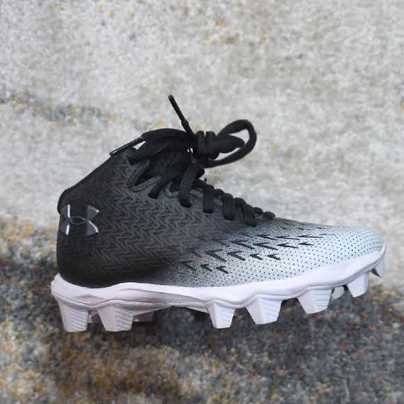 Under Armour Other - Under Armour Youth Spotlight Franchise 4 RM Football Cleats Black